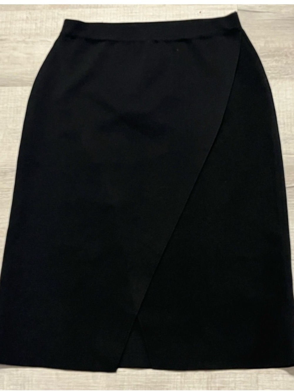 SINCERELY JULES
Black pencil style skirt